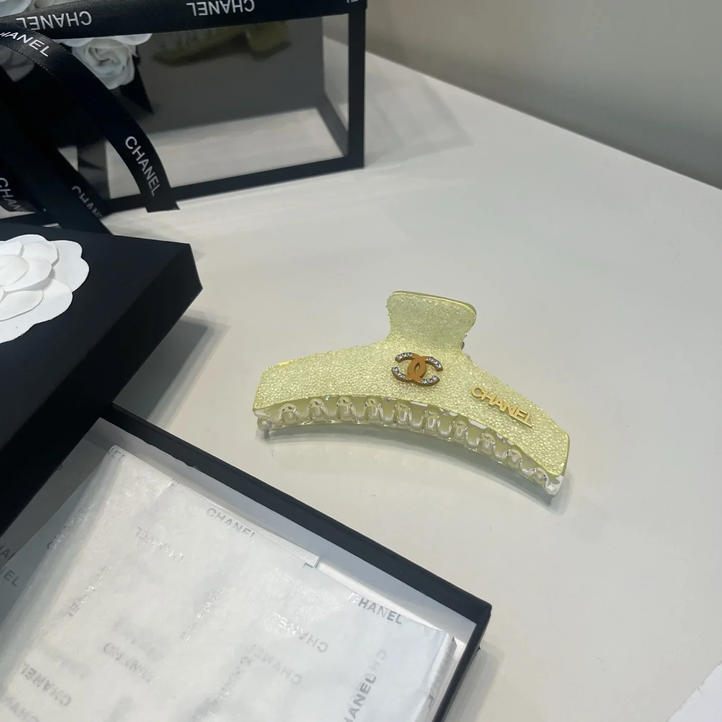 CHANEL Hair Accessories E0202607020242 - Image 6