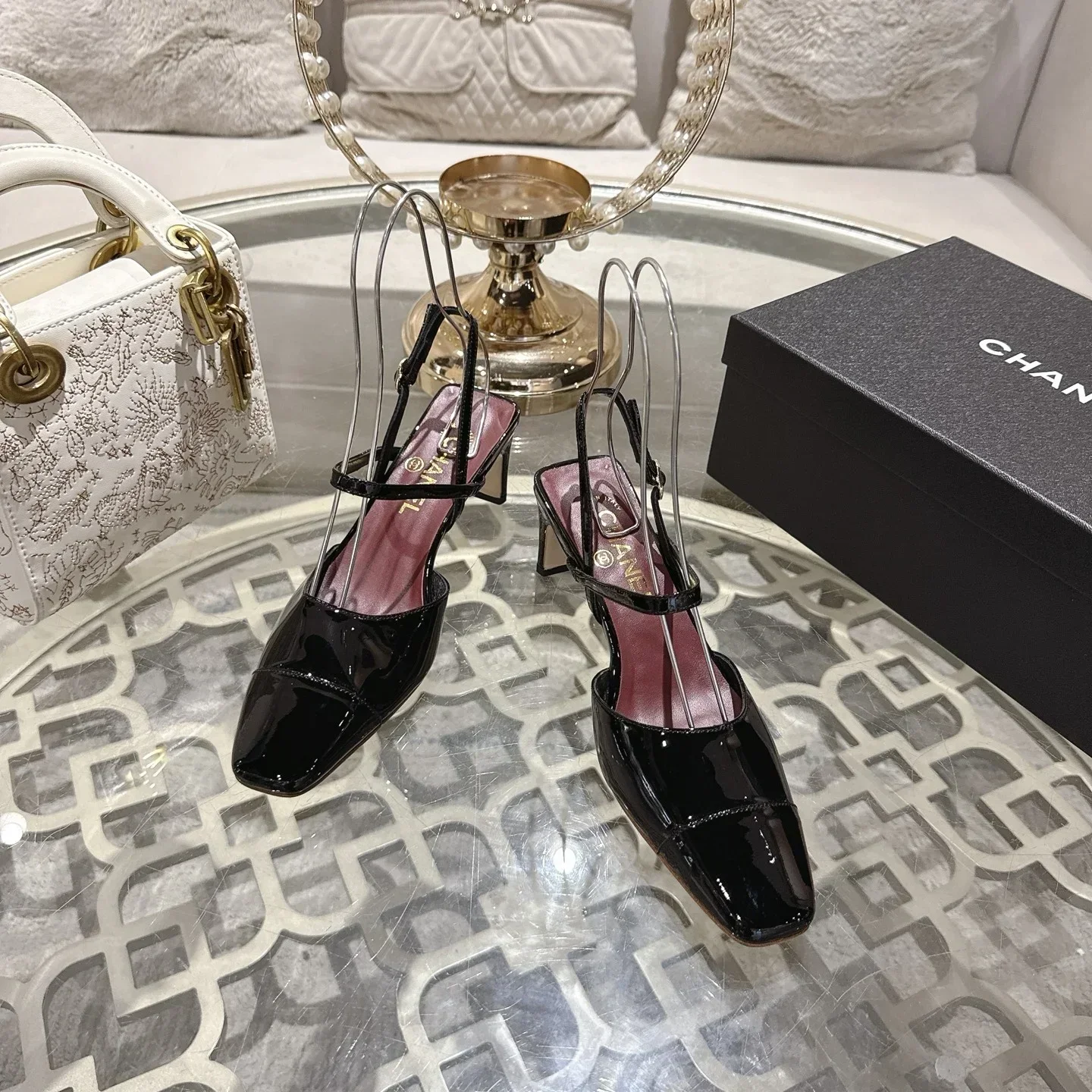 CHANEL Sandals & Mules Patent Leather (Black) EU35-40 B60202607050146 - Image 2