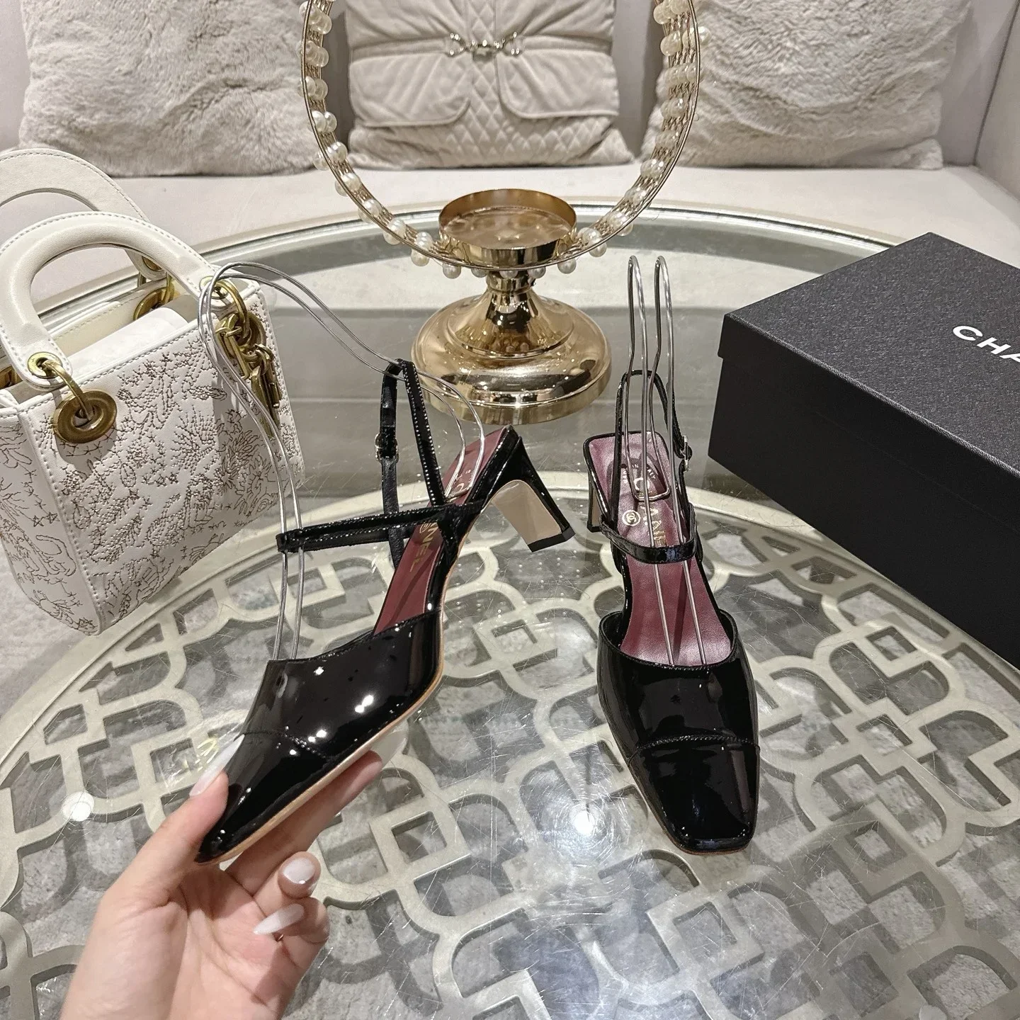 CHANEL Sandals & Mules Patent Leather (Black) EU35-40 B60202607050146 - Image 3