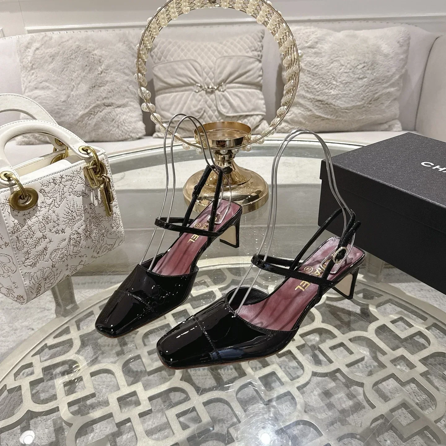 CHANEL Sandals & Mules Patent Leather (Black) EU35-40 B60202607050146 - Image 4