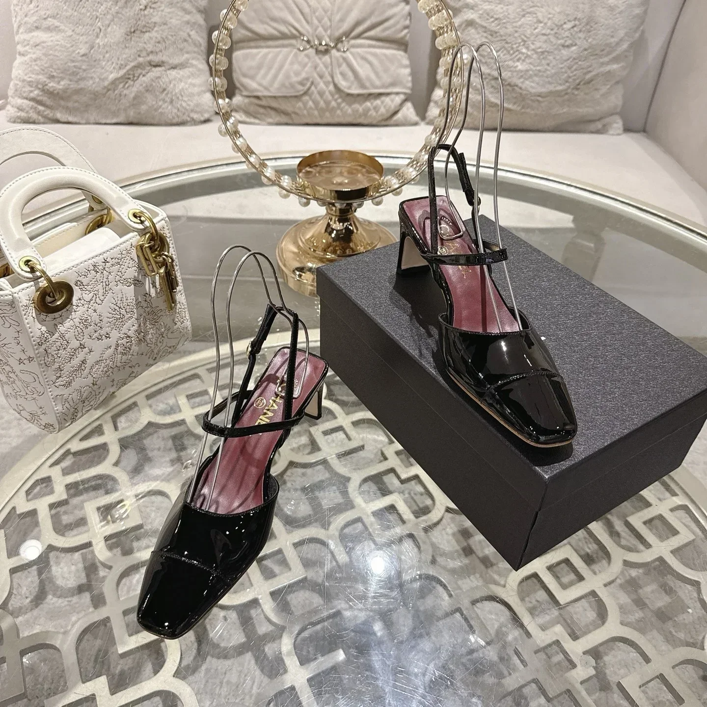 CHANEL Sandals & Mules Patent Leather (Black) EU35-40 B60202607050146 - Image 6