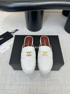 CHANEL Slides & Slippers Calf Leather (White-Red-Gold) EU35-41 B60202607051308