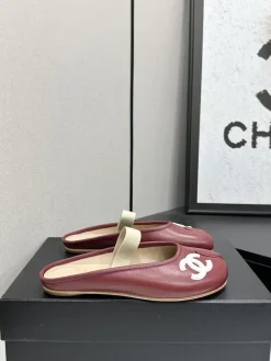 CHANEL Slides & Slippers Lambskin (Red-White) EU35-39 B80202607051356