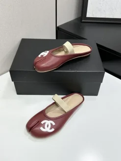 Alternative view of CHANEL Slides & Slippers Lambskin (Red-White) EU35-39 B80202607051356