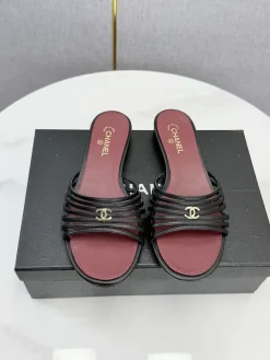 Alternative view of CHANEL Slides & Slippers Leather (Black-Burgundy) EU35-39 B30202607050975