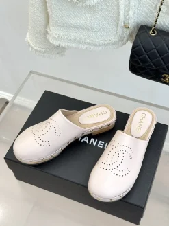 Alternative view of CHANEL Slides & Slippers Leather-Wood (Pink-Gold) EU35-39 C20202607051575