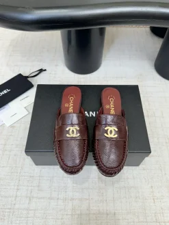 CHANEL Slides & Slippers Patent Leather (Burgundy) EU35-41 B60202607051307