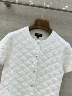 Alternative view of CHANEL Sweaters & Knitwear Knit (White) 38 B80202607051568