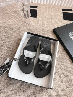 CHROME HEARTS Slides & Slippers Rubber (Black-Silver) A20202607050654