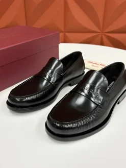 Alternative view of FERRAGAMO Boat Shoes & Espadrilles Patent Leather (Black) EU39-44 D30202607051779