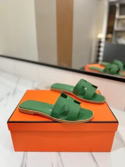 HERMES Slides & Slippers Calf Leather (Green) EU35-40 B00202607050814