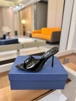 LE SILLA Pumps & Heels Patent Leather (Black) B90202607050366