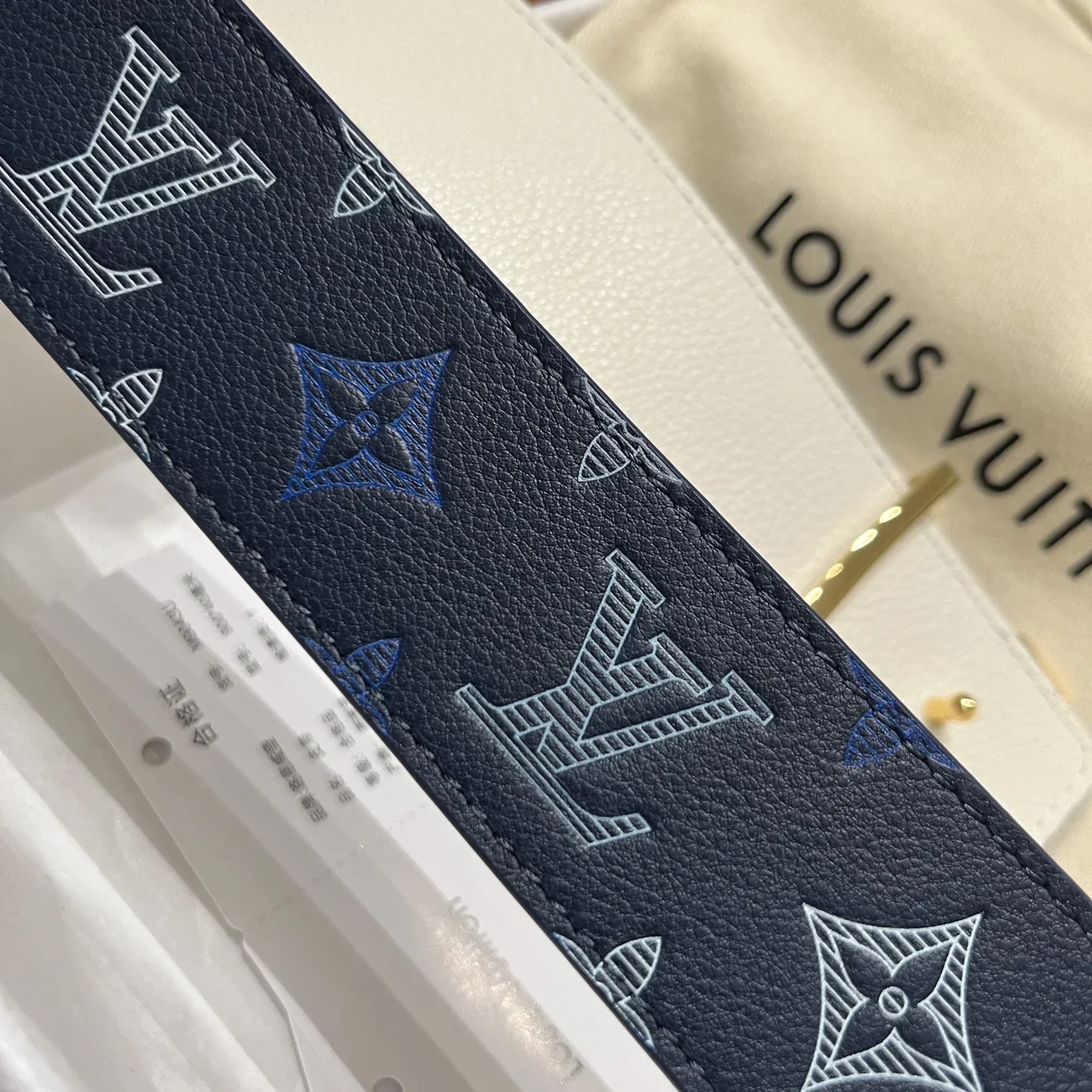 LV Belts Calfskin 4cm Width B80202607050540 - Image 4