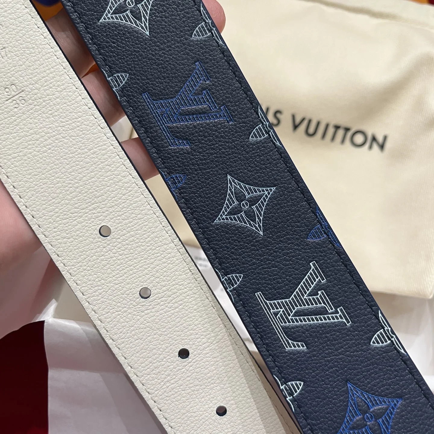 LV Belts Calfskin Leather 4cm Width B80202607050539 - Image 3