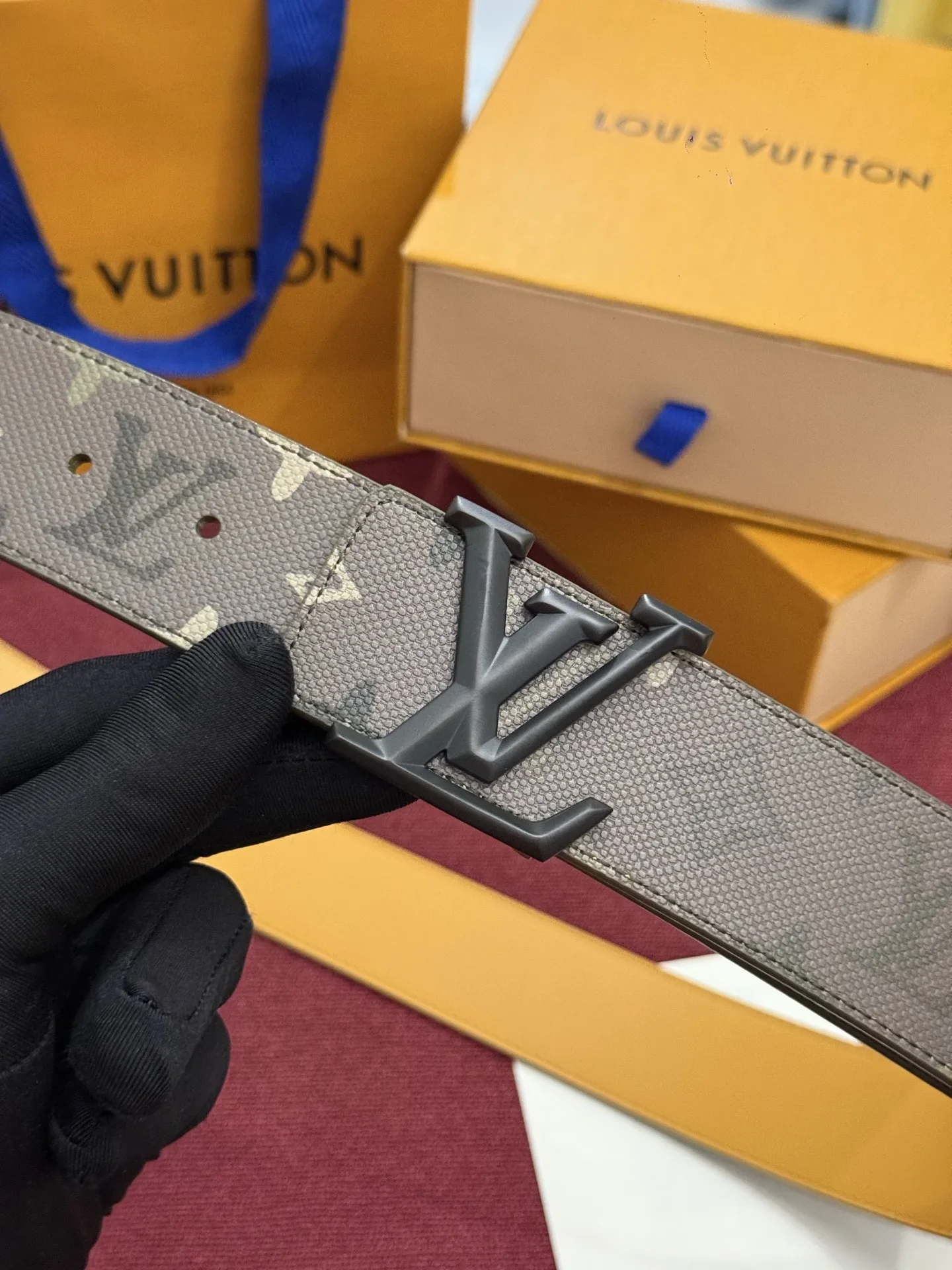 LV Belts Leather A60202607050524