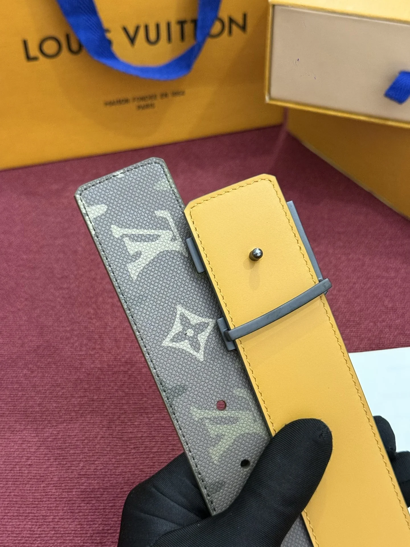 LV Belts Leather A60202607050524 - Image 5