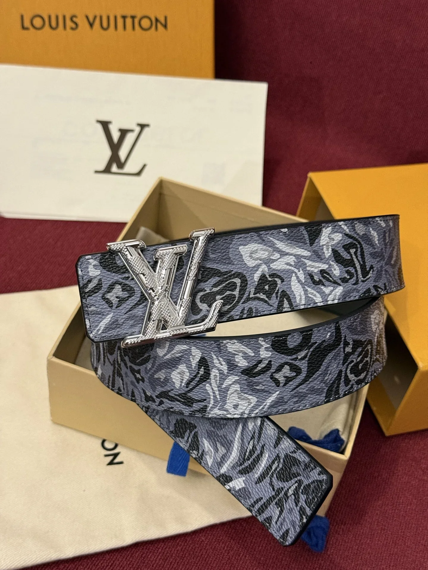 LV Belts Leather A60202607050531 - Image 6