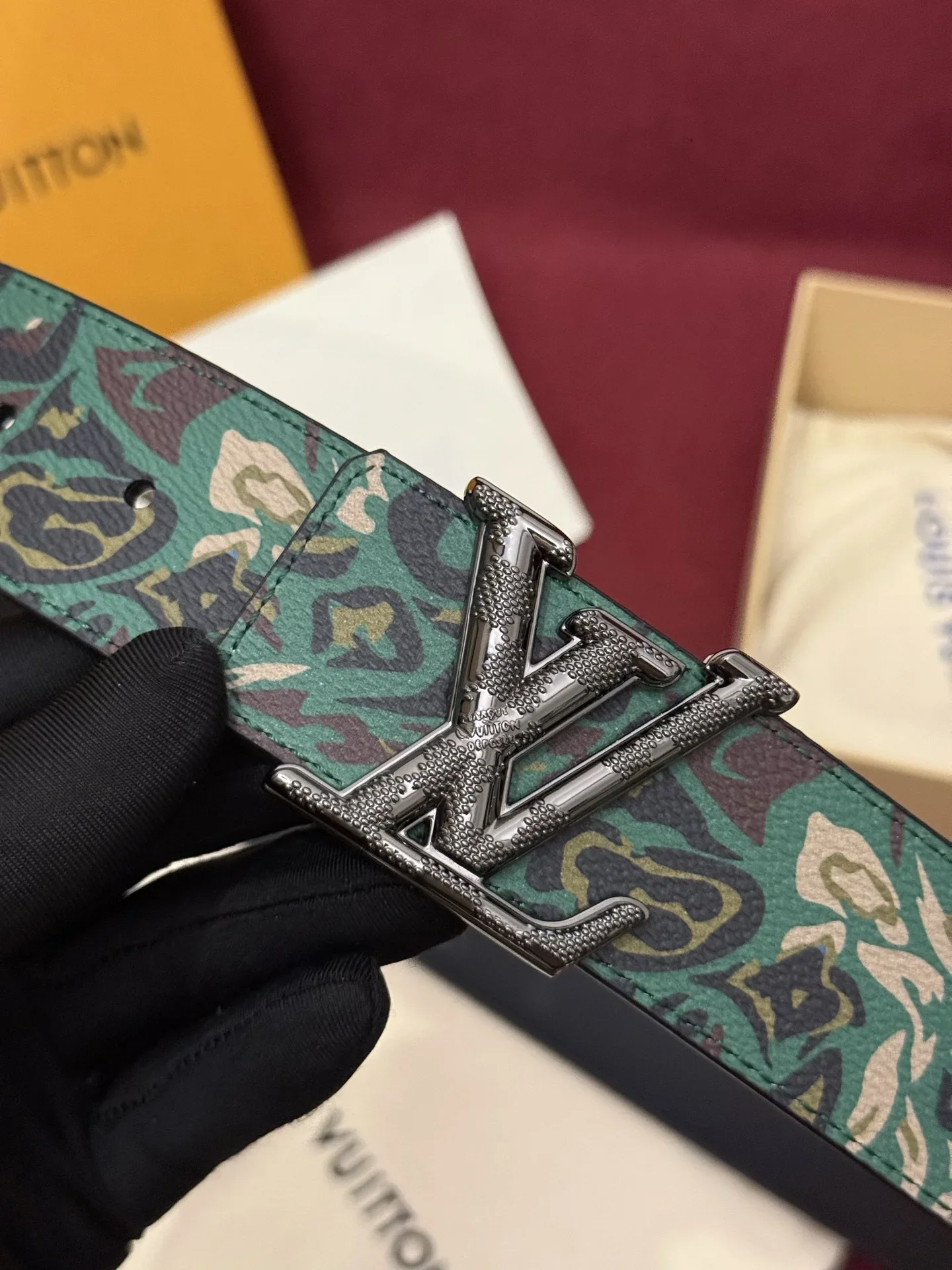 LV Belts Leather A60202607050532