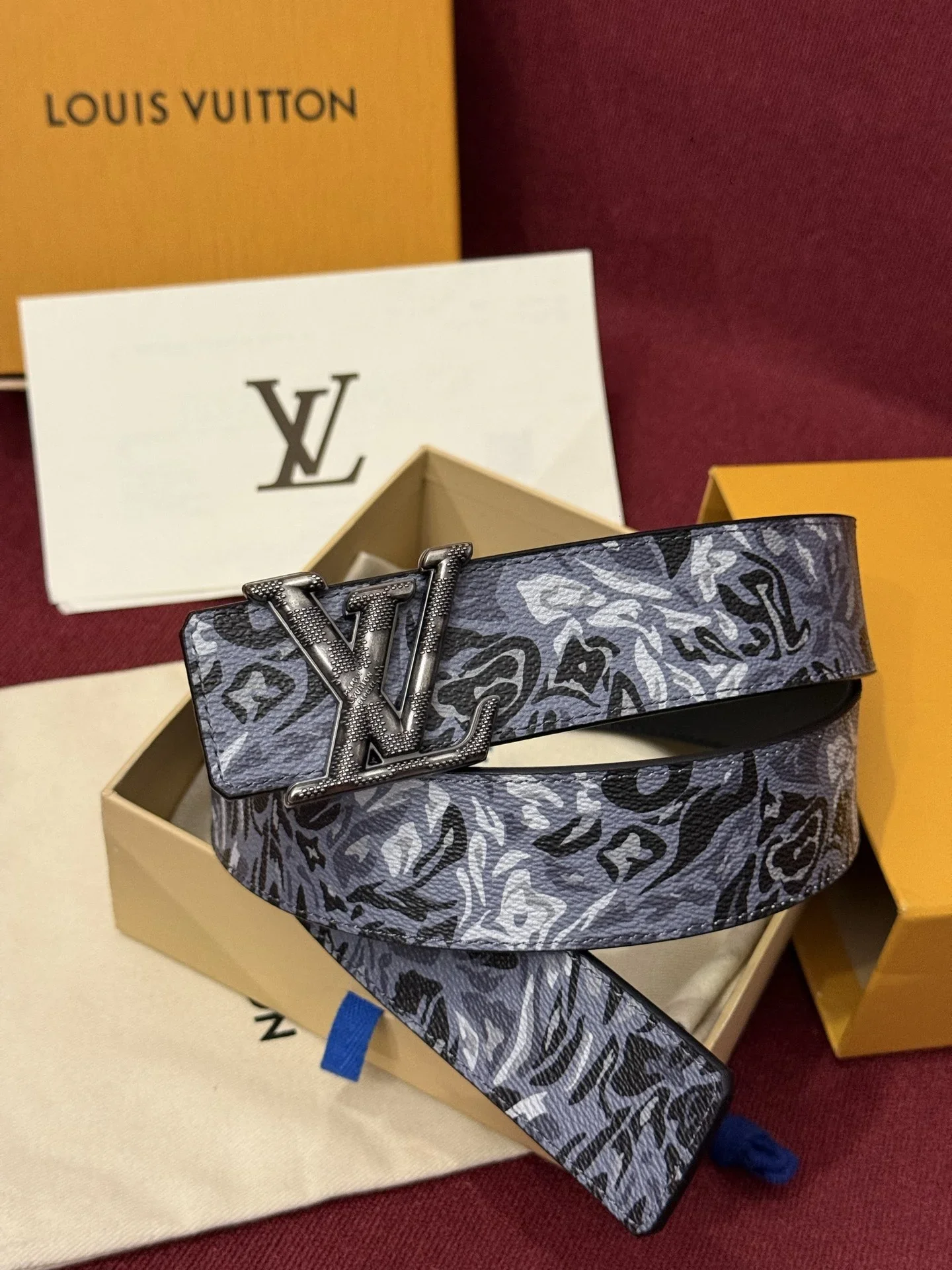 LV Belts Leather A60202607050537 - Image 6