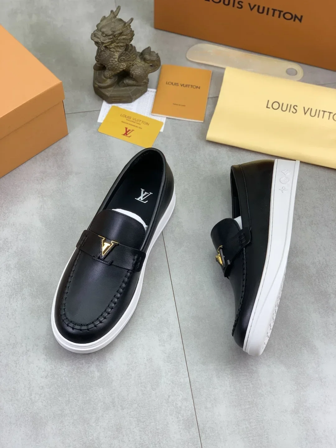 LV Flats & Loafers Calf Leather (Black-White) EU38-44 B71202607051349 - Image 3