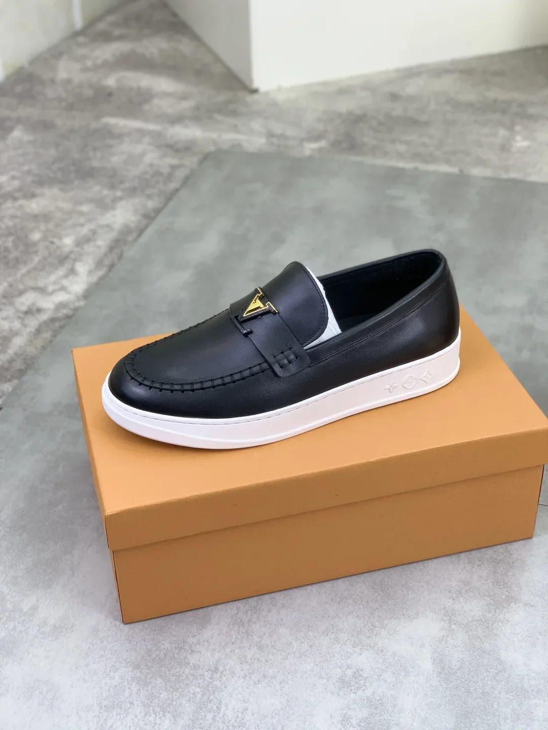 LV Flats & Loafers Calf Leather (Black-White) EU38-44 B71202607051349 - Image 4