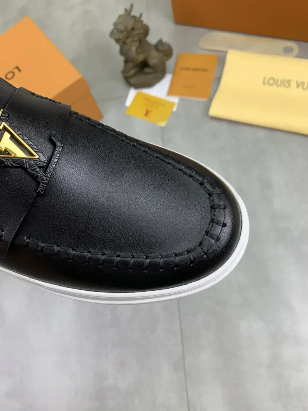 LV Flats & Loafers Calf Leather (Black-White) EU38-44 B71202607051349 - Image 5