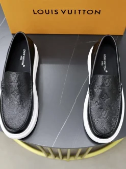 LV Flats & Loafers Grained Leather (Black-White) EU38-44 B90202607050474