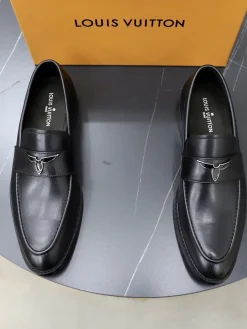 LV Formal Shoes Calfskin Leather (Black) EU39-44 B50202607051156