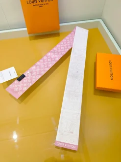 LV Scarves & Twilly E0202607020514