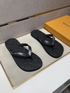 LV Slides & Slippers Rubber (Black) EU38-44 A10202607050430