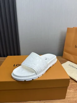 LV Slides & Slippers Rubber (White) EU38-46 A30202607050432