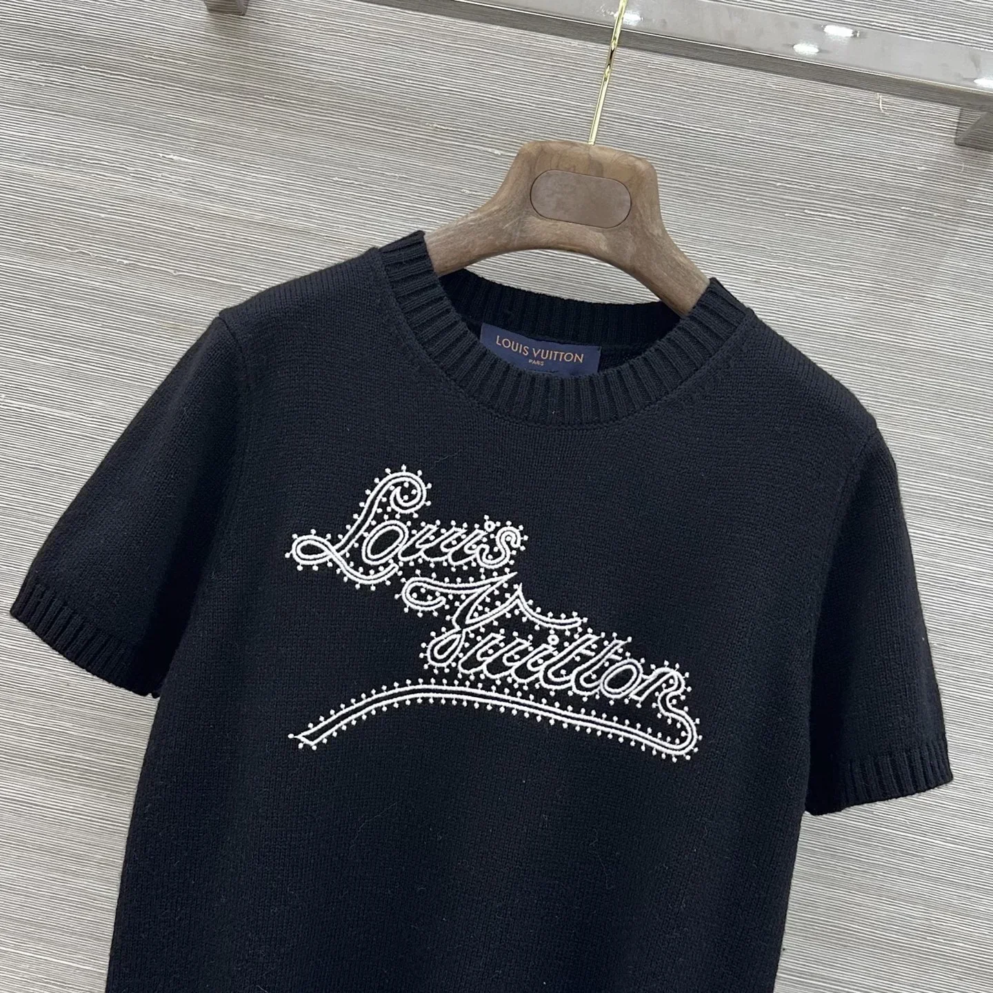 LV T-shirts & Vests Knit (Black-White) S-L B25202607050981 - Image 2