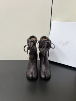 MAISON MARGIELA Boots & Booties Calfskin Leather (Brown) EU35-39 D20202607051757