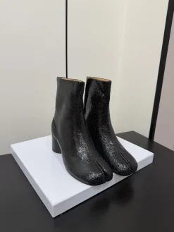 MAISON MARGIELA Boots & Booties Cracked Lambskin (Black) EU35-39 D10202607051728