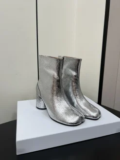 MAISON MARGIELA Boots & Booties Cracked Leather (Silver) D10202607051725