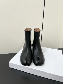 MAISON MARGIELA Boots & Booties Lambskin (Black) EU35-40 D10202607051729
