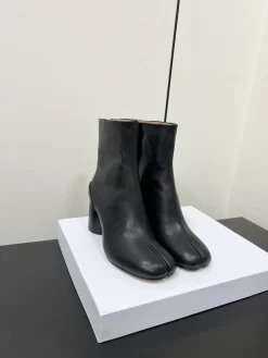 MAISON MARGIELA Boots & Booties Lambskin Leather (Black) EU35-39 D10202607051742