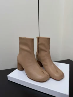 Alternative view of MAISON MARGIELA Boots & Booties Leather (Beige) D10202607051726