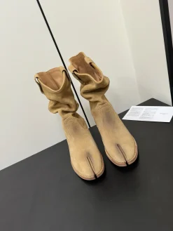 MAISON MARGIELA Boots & Booties Suede (Beige) EU35-41 D20202607050506