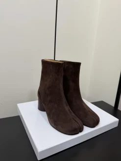 MAISON MARGIELA Boots & Booties Suede (Brown) EU35-39 D10202607051745