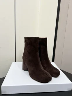 MAISON MARGIELA Boots & Booties Suede Leather (Brown) EU35-39 D10202607051739