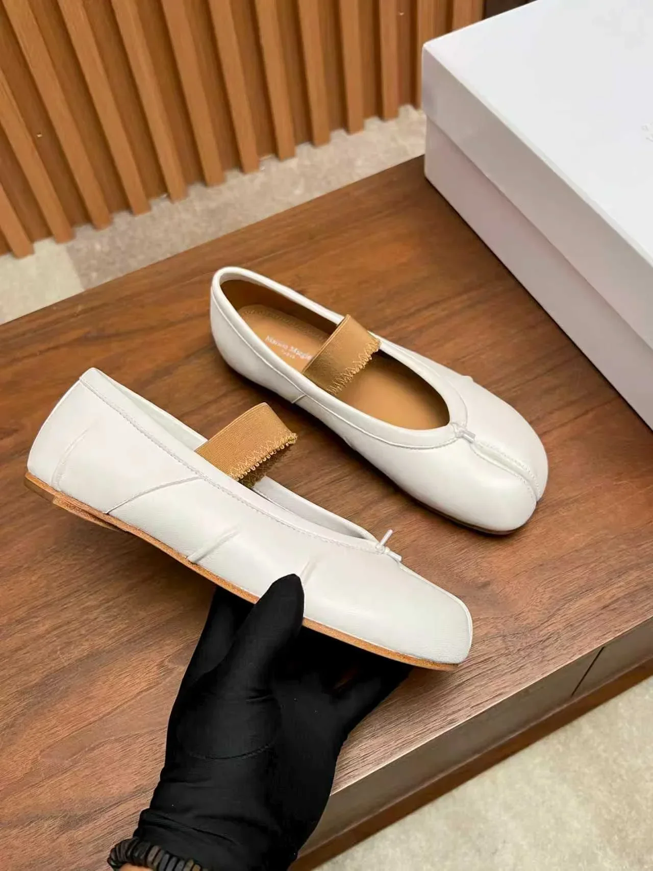 MAISON MARGIELA Flats & Loafers Leather (White-Brown) B40202607051073 - Image 3