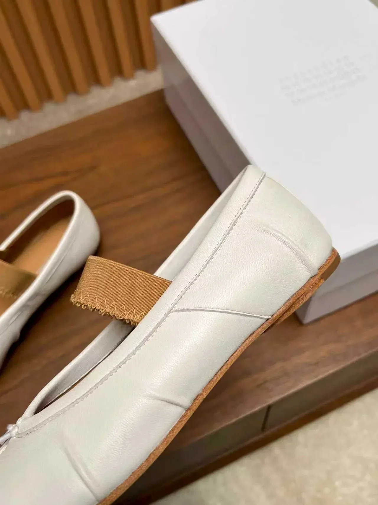 MAISON MARGIELA Flats & Loafers Leather (White-Brown) B40202607051073 - Image 5