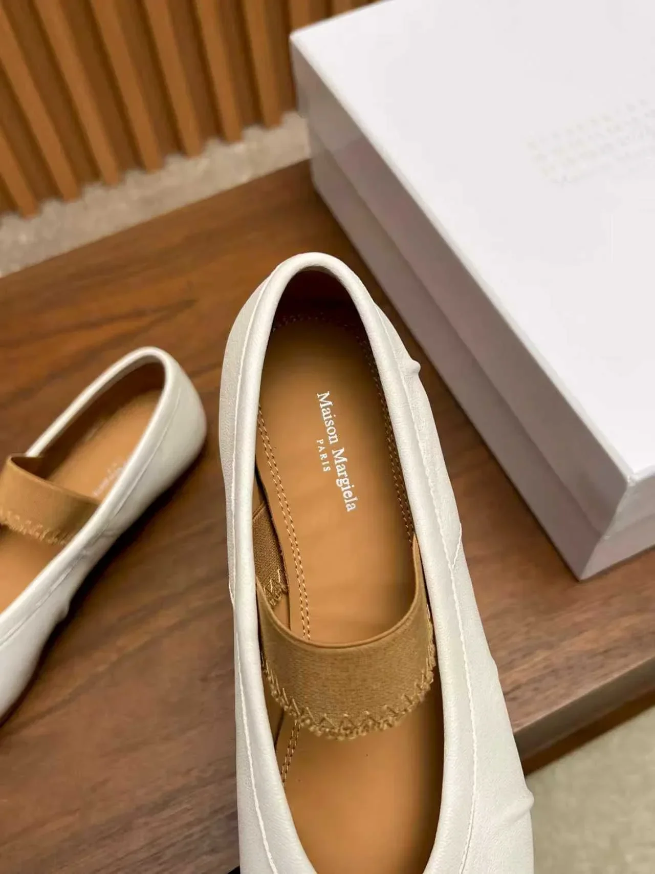 MAISON MARGIELA Flats & Loafers Leather (White-Brown) B40202607051073 - Image 7