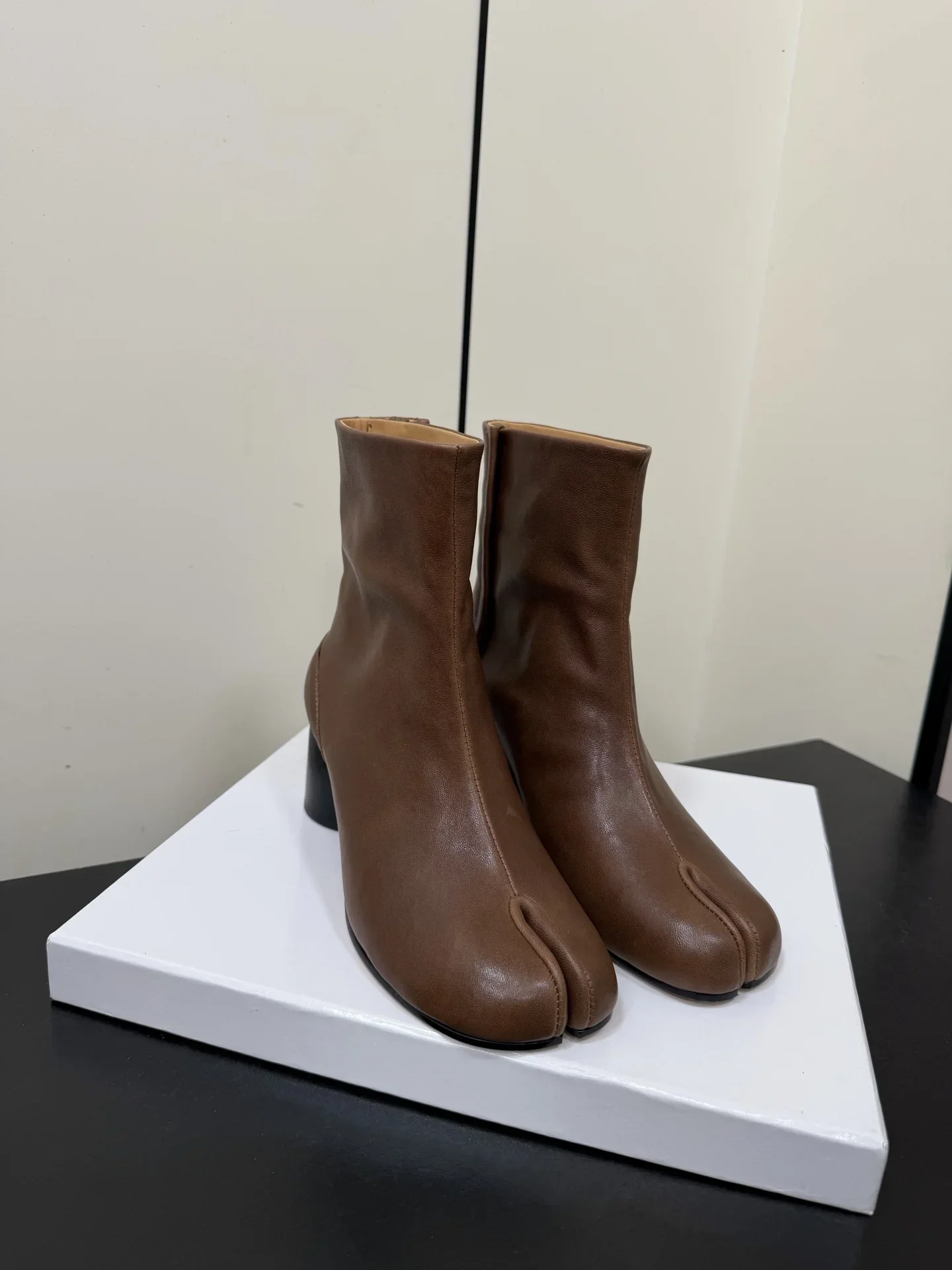 MAISON MARGIELA Shoes Lambskin (Brown) EU35-39 D10202607051731
