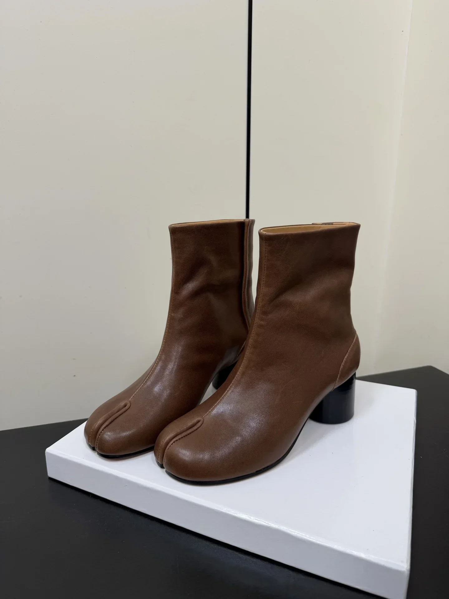 MAISON MARGIELA Shoes Lambskin (Brown) EU35-39 D10202607051731 - Image 3