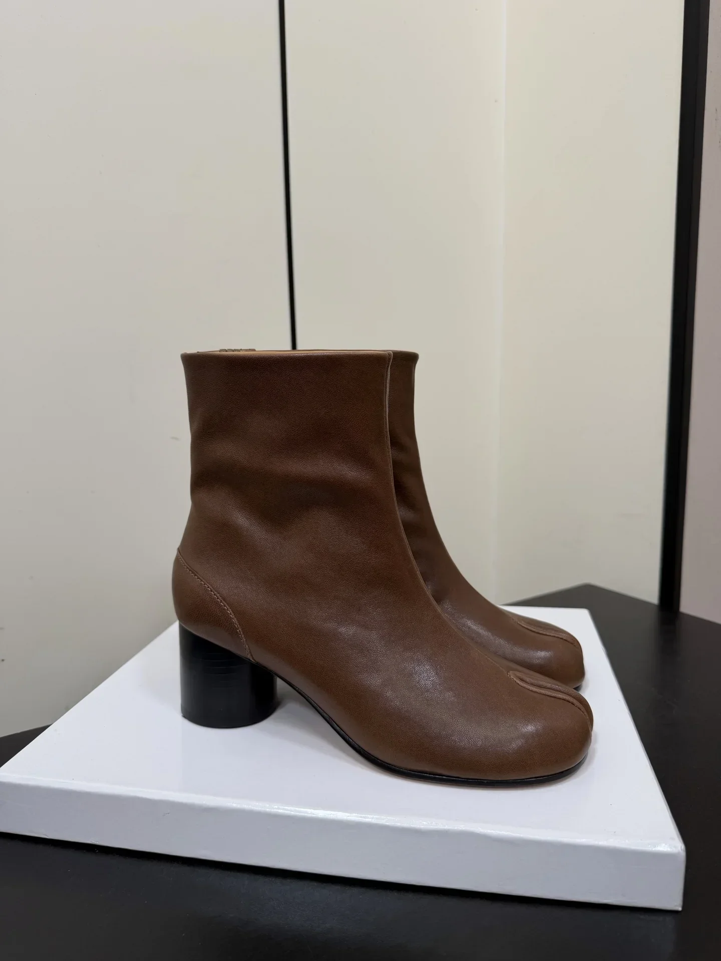 MAISON MARGIELA Shoes Lambskin (Brown) EU35-39 D10202607051731 - Image 4