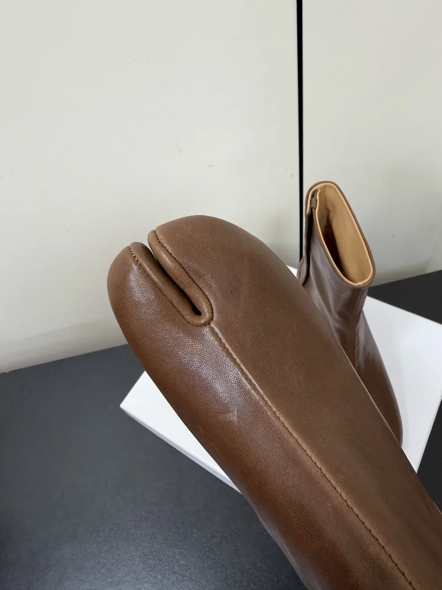 MAISON MARGIELA Shoes Lambskin (Brown) EU35-39 D10202607051731 - Image 6