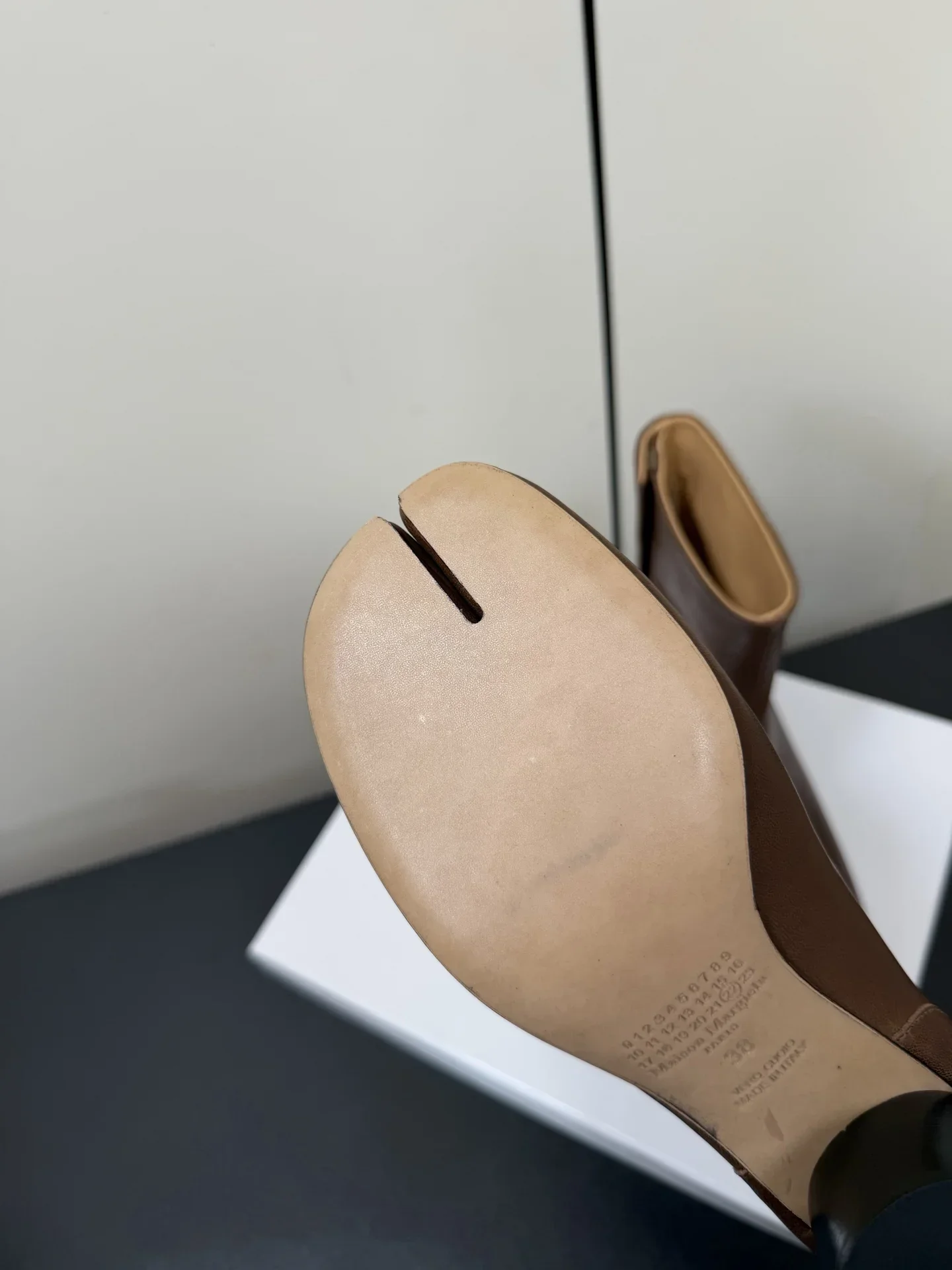 MAISON MARGIELA Shoes Lambskin (Brown) EU35-39 D10202607051731 - Image 9
