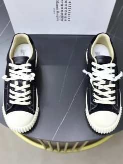 MAISON MARGIELA Sneakers & Trainers Canvas Leather (Black-White) EU35-40 38-48 B10202607050850